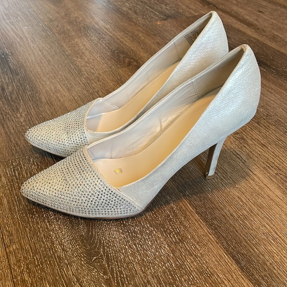 APT 9 heels. Only worn a few times but do show signs of wear. Please review pics - Picture 3 of 10